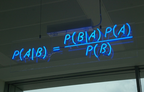 1200px-Bayes'_Theorem_MMB_01.jpg